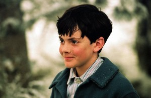 Skandar Keynes as Edmund